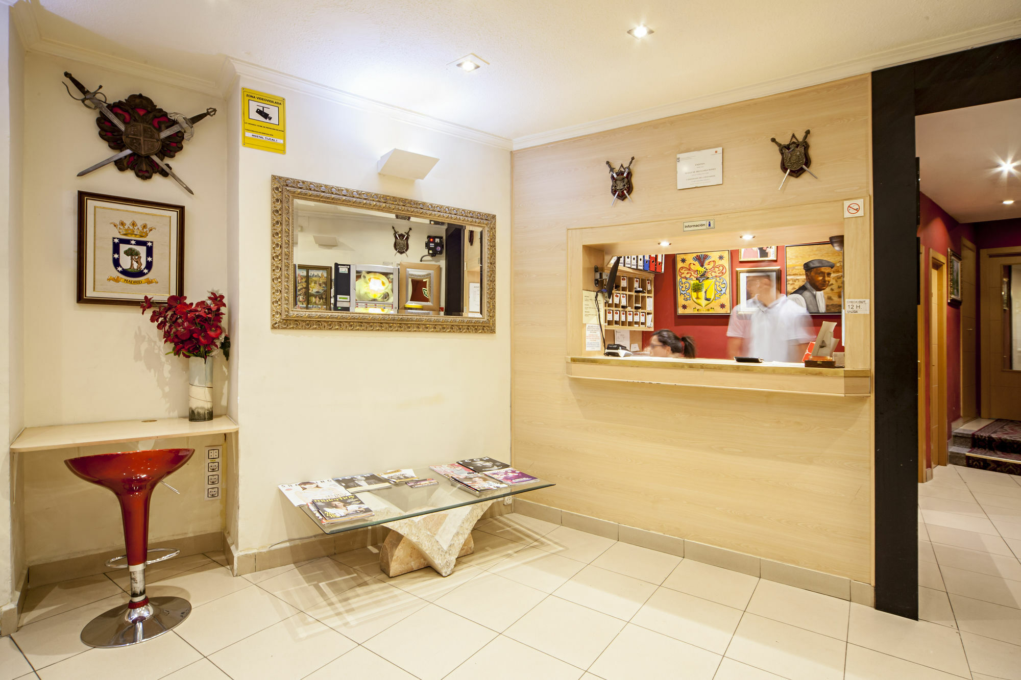 Hostal Inter Plaza Mayor Auto Check In Madrid Eksteriør billede